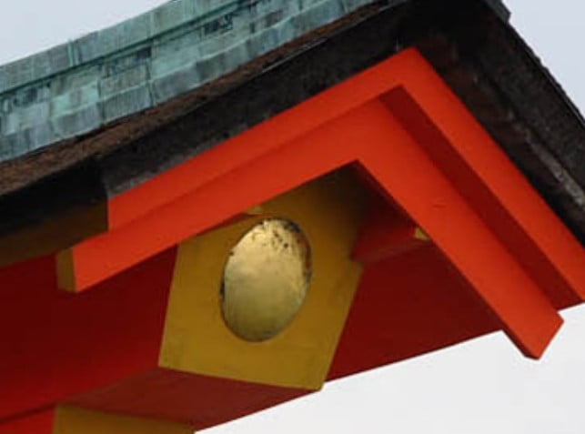 厳島神社の大鳥居の秘密「建築構造と月と太陽の紋章の意味・由来・歴史」