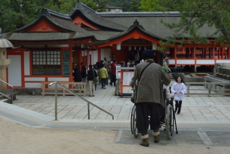 厳島神社の境内のバリアフリー化について